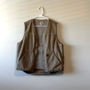 Carhartt Loose-Fit Washed Duck Sherpa-Lined Mock-Neck Vest. Barley worn Like new